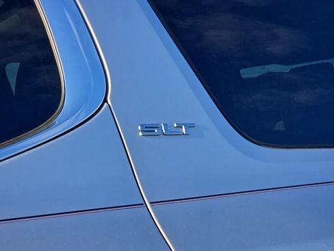 Used 2017 GMC Acadia SLT image 11