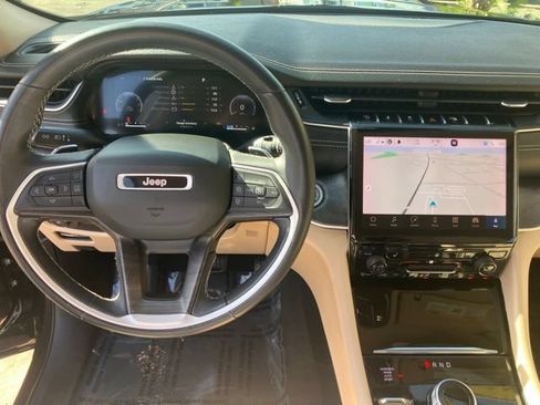 Used 2021 Jeep Grand Cherokee L Limited AWD/4WD image 4