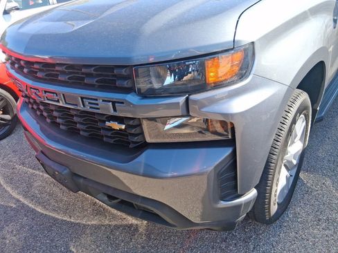 Used 2020 Chevrolet Silverado 1500 Custom w/ Custom Value Package AWD/4WD image 14