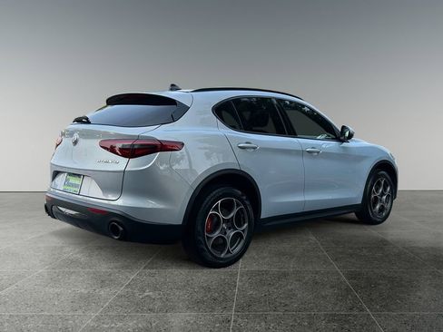 Used 2022 Alfa Romeo Stelvio Sprint image 8