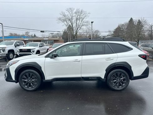 Certified 2025 Subaru Outback Onyx Edition image 10