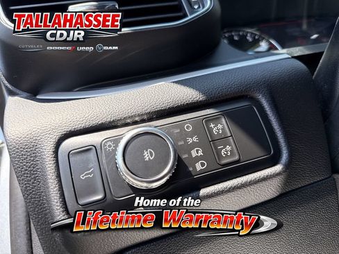 Used 2021 Ford Explorer XLT w/ Equipment Group 202A AWD/4WD image 31