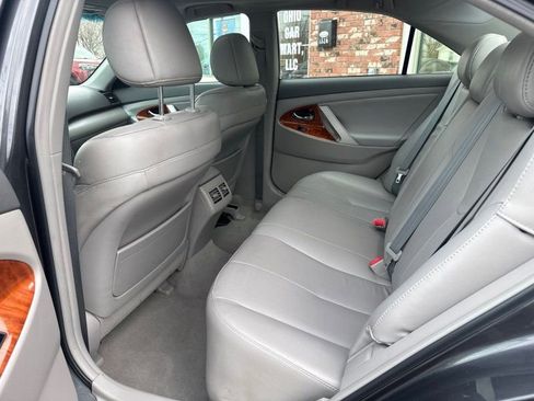 Used 2010 Toyota Camry XLE image 14