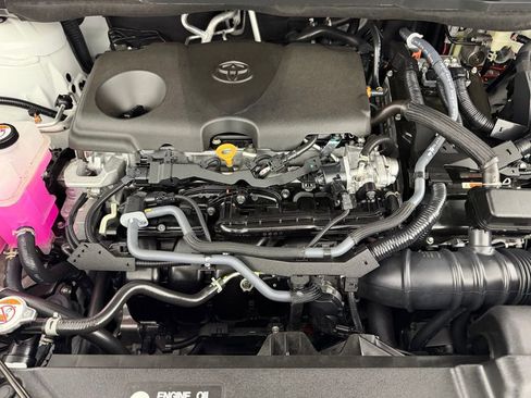 Used 2024 Toyota Sienna Platinum FWD image 37