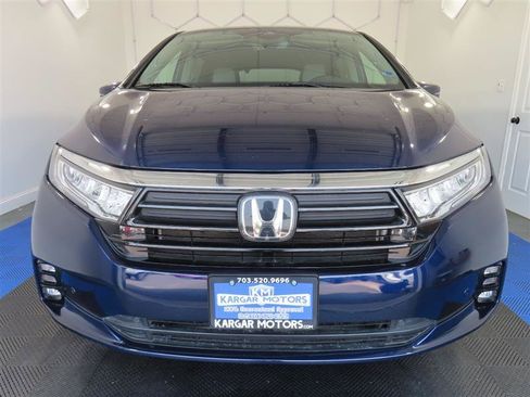 Used 2023 Honda Odyssey Touring image 3