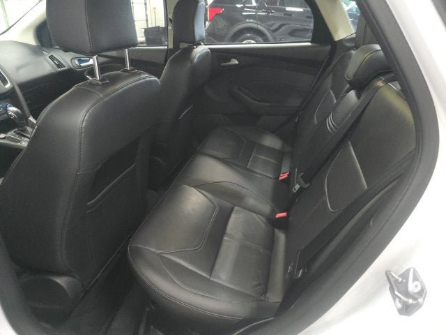 Used 2016 Ford Focus SE w/ Equipment Group 201A FWD image 13