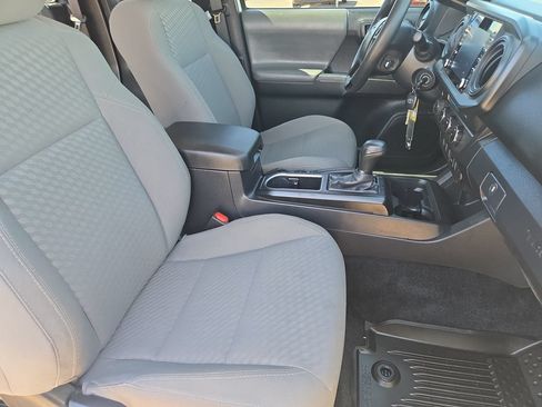 Used 2022 Toyota Tacoma SR w/ SX Package AWD/4WD image 10