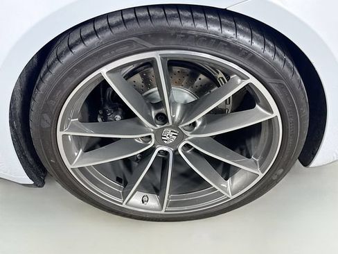 Used 2024 Porsche 911 Carrera RWD image 30