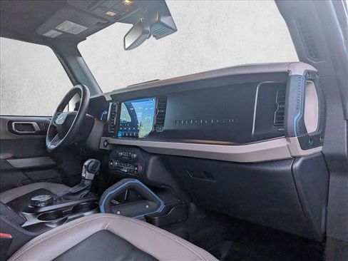 Used 2023 Ford Bronco Wildtrak image 21