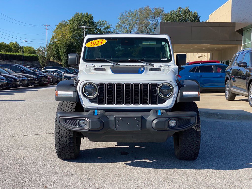 Used 2024 Jeep Wrangler Unlimited Rubicon 4xe AWD/4WD image 2