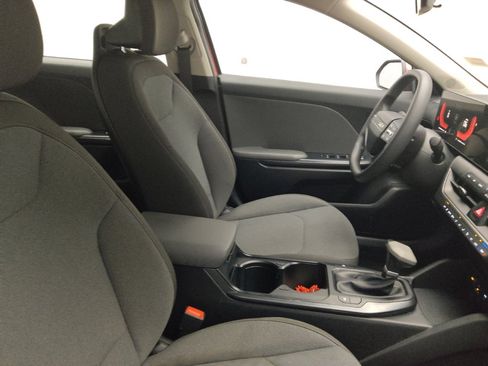Used 2025 Kia K4 FWD image 21