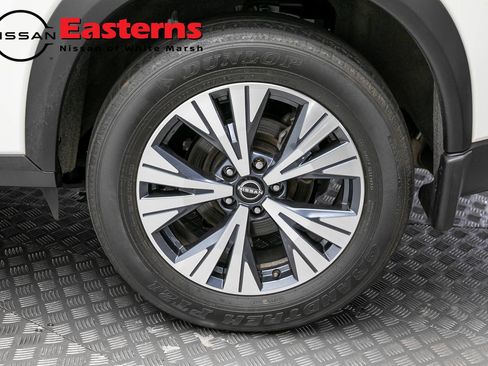 Used 2023 Nissan Rogue SV AWD/4WD image 8