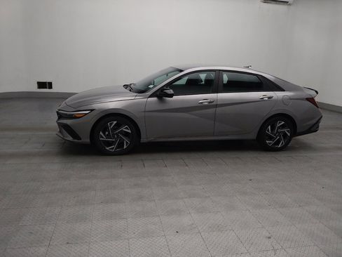 Used 2025 Hyundai Elantra Sport w/ Cargo Package FWD image 2