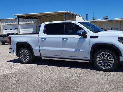 New 2026 GMC Sierra 1500 Denali Ultimate w/ LPO, Black Badging Package image 9