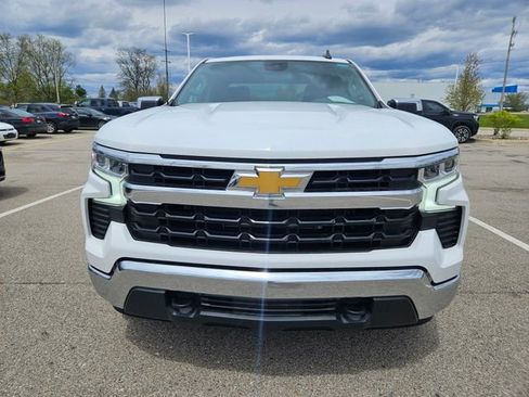 Used 2023 Chevrolet Silverado 1500 LT AWD/4WD image 2