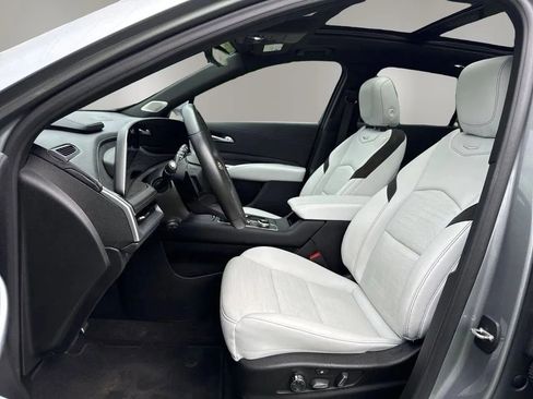 Used 2024 Cadillac XT4 Sport image 15