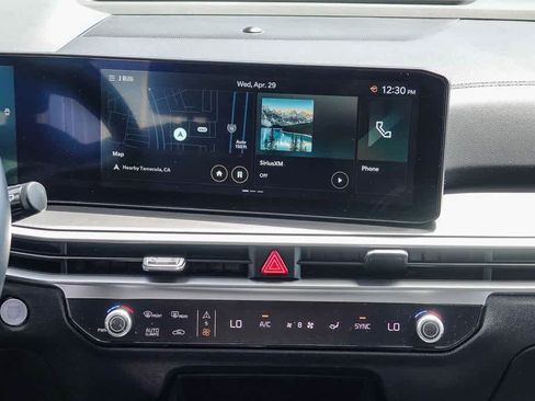 Certified 2024 Kia Sorento EX w/ Panoramic Sunroof Package FWD image 12