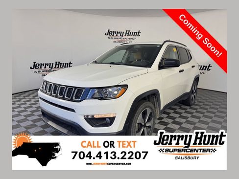Used 2018 Jeep Compass Latitude w/ Popular Equipment Group AWD/4WD image 1
