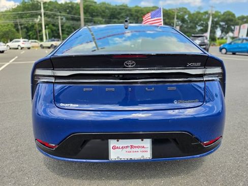 Used 2024 Toyota Prius Prime Premium FWD image 6
