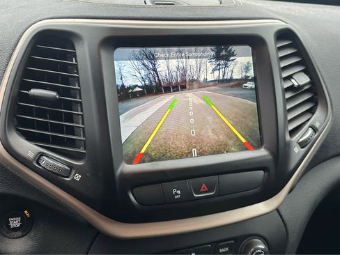 Used 2018 Jeep Cherokee Limited w/ High Altitude Package image 15