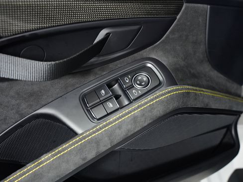 Used 2019 Porsche 911 GT2 RS image 46