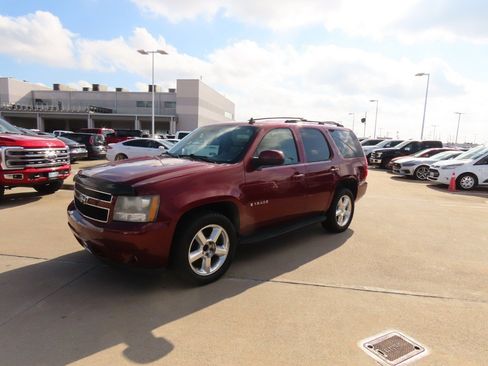Used 2009 Chevrolet Tahoe LT image 2