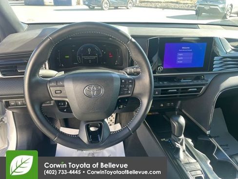 Used 2025 Toyota Camry SE image 13