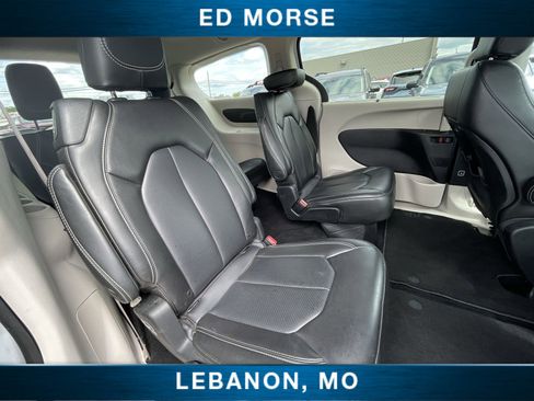 Used 2023 Chrysler Pacifica Touring-L FWD image 24