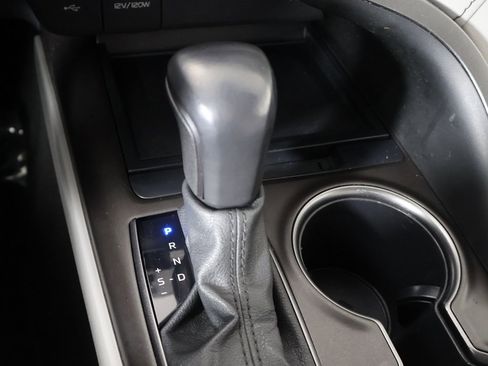 Used 2022 Toyota Camry SE image 40