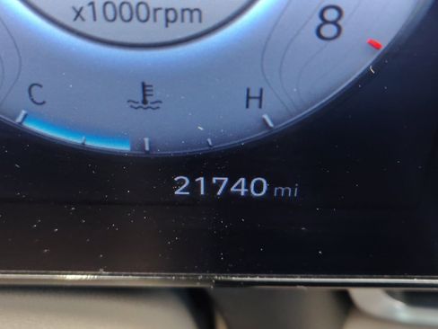 Used 2023 Hyundai Elantra SEL w/ Convenience Package FWD image 2