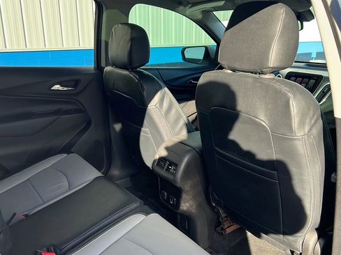 Used 2018 Chevrolet Equinox LT w/ Sun & Infotainment Package image 18