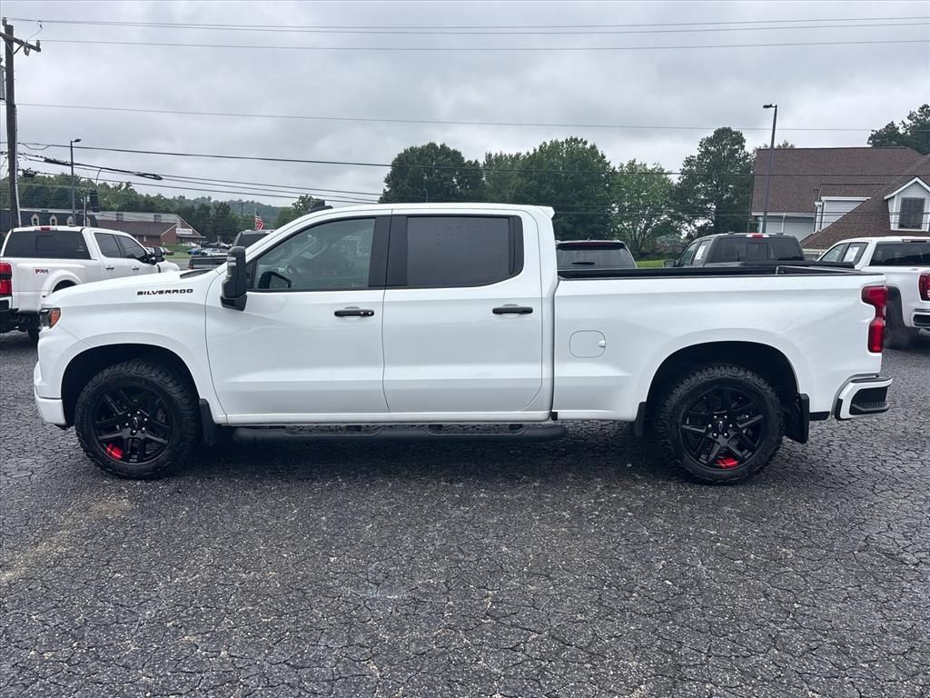 Used 2024 Chevrolet Silverado 1500 RST w/ Redline Edition AWD/4WD image 4