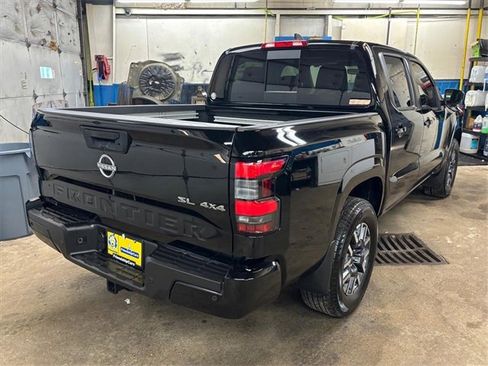 Used 2024 Nissan Frontier SL w/ Technology Package image 3