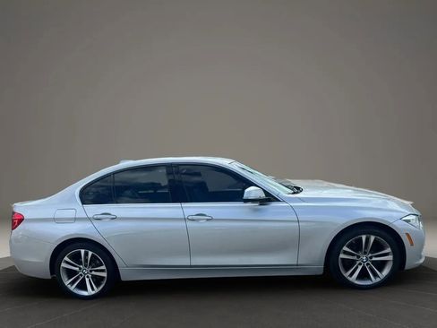 Used 2017 BMW 330i xDrive Sedan AWD/4WD image 4