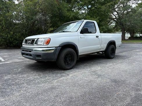 Used 2000 Nissan Frontier XE RWD image 8