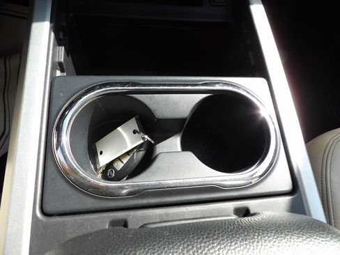 Used 2017 Nissan Titan SL w/ Chrome Package image 25