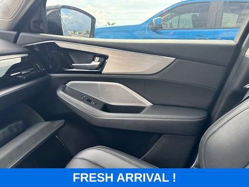 Used 2025 Acura MDX FWD image 12