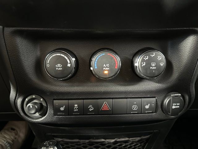 Used 2017 Jeep Wrangler Unlimited Sahara AWD/4WD image 19