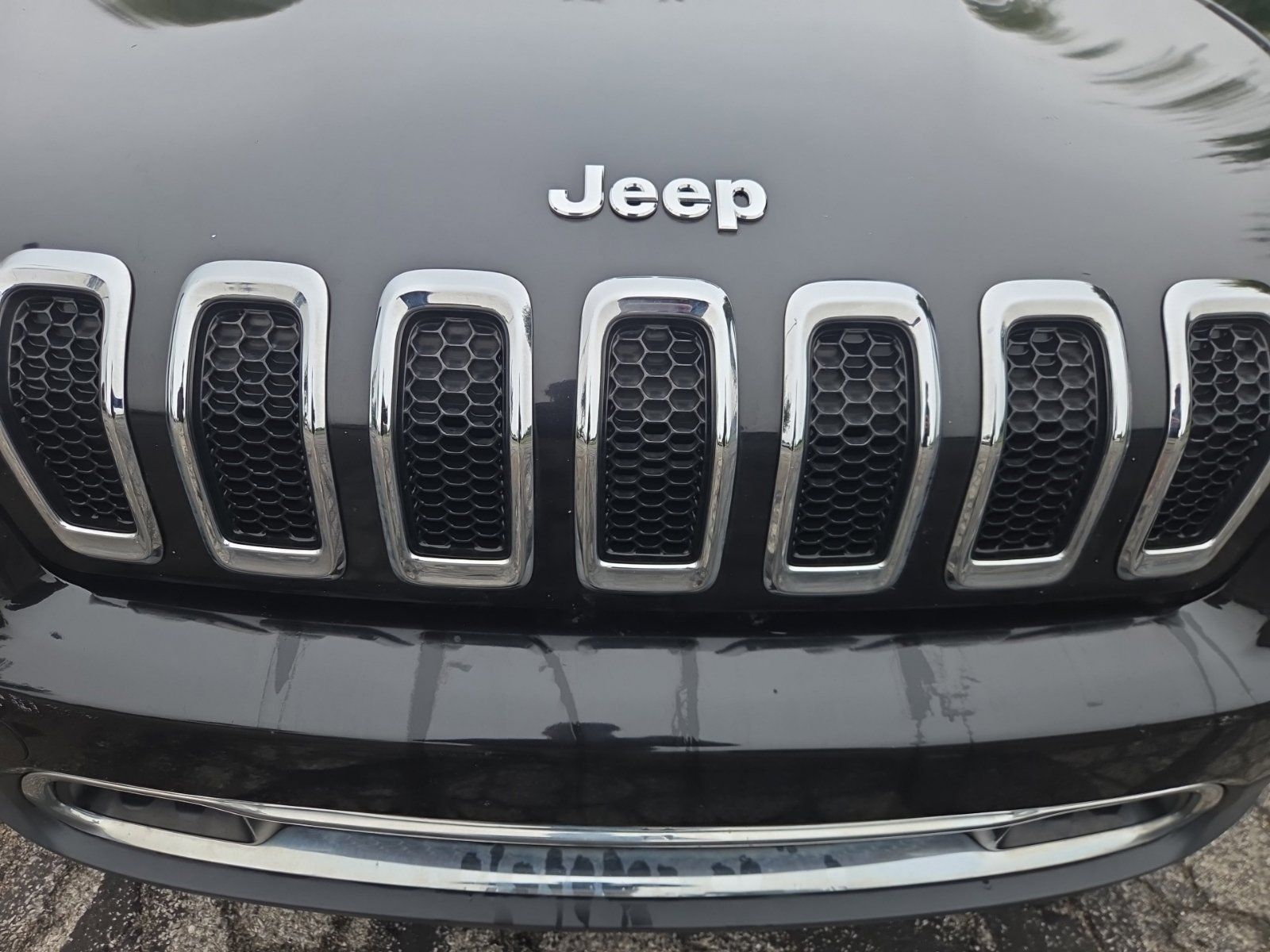 Used 2014 Jeep Cherokee Limited w/ Luxury Group AWD/4WD image 7