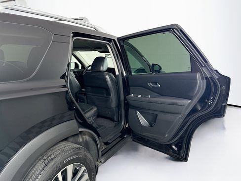 Used 2025 Nissan Pathfinder SL w/ Cargo Package AWD/4WD image 32