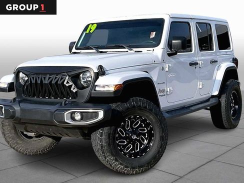 Used 2019 Jeep Wrangler Unlimited Sahara w/ Uconnect 4C Nav & Sound Group image 1