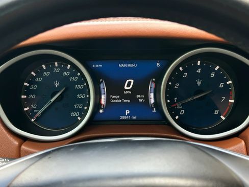 Used 2018 Maserati Ghibli RWD image 27