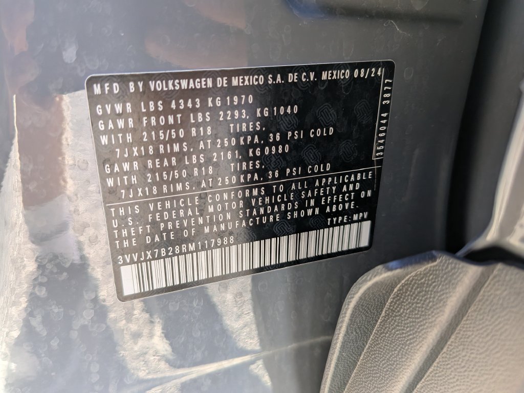 Certified 2024 Volkswagen Taos SE w/ Taos Adventure Package (SXB) FWD image 32