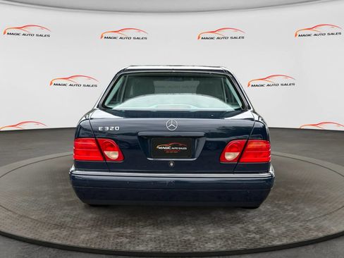 Used 1999 Mercedes-Benz E 320 Sedan image 9