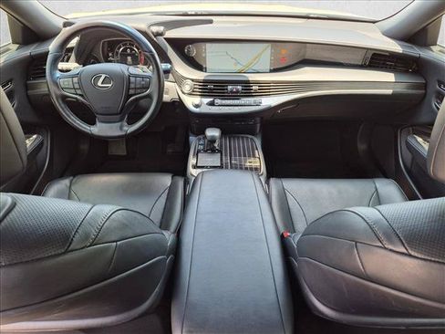 Used 2020 Lexus LS 500 w/ Accessory Package (Z2) RWD image 18