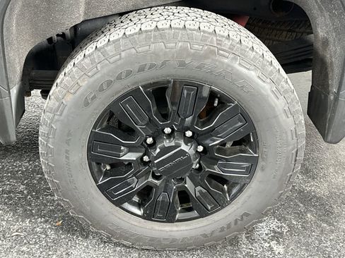 Used 2024 GMC Sierra 2500 Denali Ultimate image 18