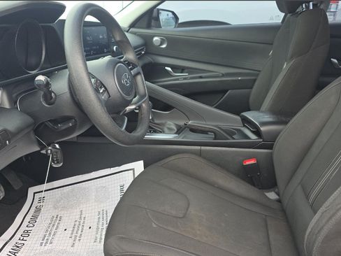 Used 2023 Hyundai Elantra SEL FWD image 8