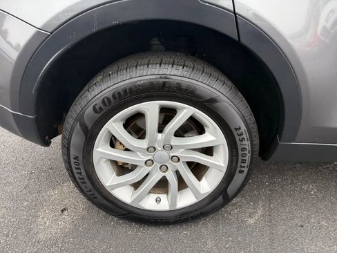 Used 2018 Land Rover Discovery Sport HSE AWD/4WD image 50