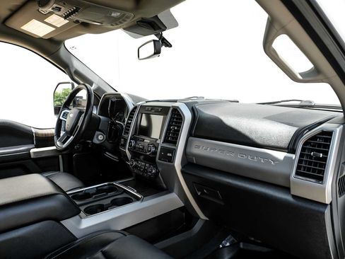 Used 2021 Ford F250 Lariat w/ Lariat Value Package AWD/4WD image 14
