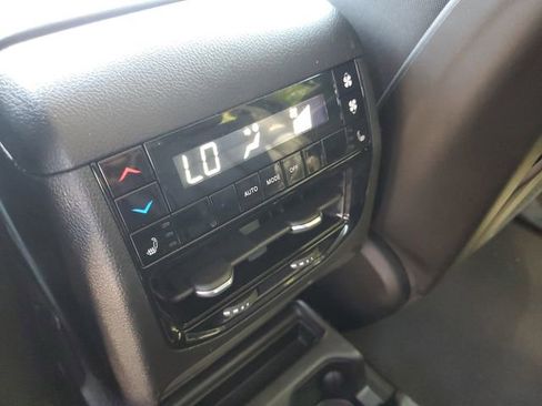 Used 2022 Jeep Grand Cherokee L Limited RWD image 12
